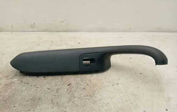Audi A4 S4 B7 8E 8H Rear door handle trim 8E0867374
