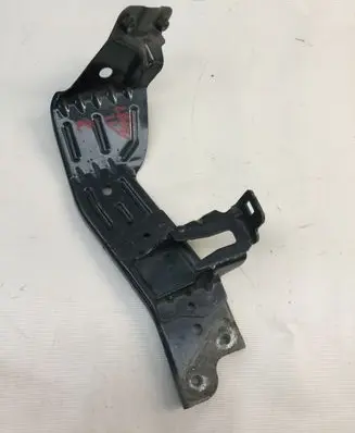 Seat Leon IV Fender mounting bracket 5FA821168 5FA805372