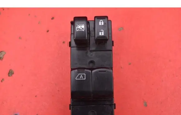 Nissan Micra Electric window control switch 