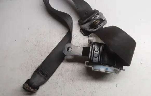 Mitsubishi Pajero Sport I Front seatbelt TKAB2EN229