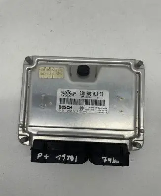 Volkswagen PASSAT B5.5 Engine control unit/module 038906019EB 28SA4722 0281010553