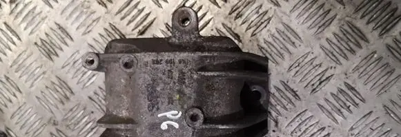 Volkswagen PASSAT B6 Engine mount bracket 1k0199262p