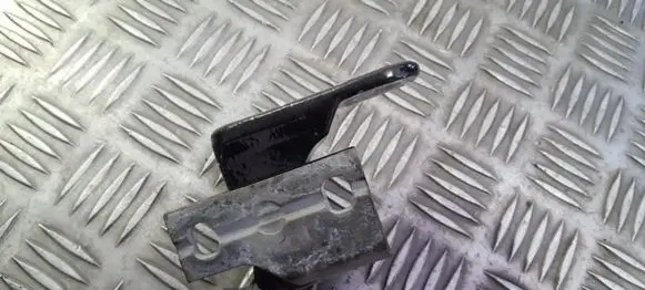 BMW 7 E65 E66 Rear door lower hinge