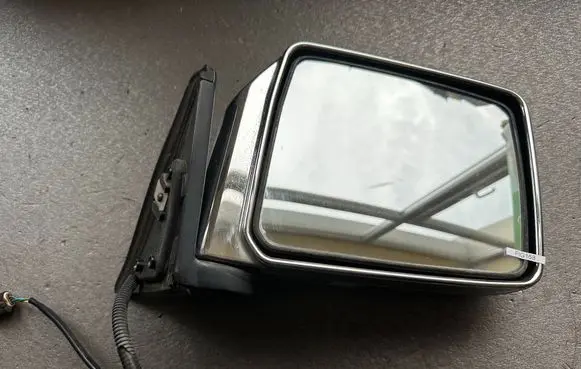 Nissan Patrol Y60 Front door electric wing mirror 9630126J10