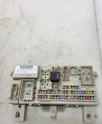 Ford Focus C-MAX Fuse module 4M5T14A073BH 30S519098701 97RA012018