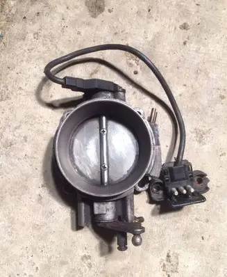 Mercedes-Benz E W124 Throttle valve 04806270 2015404245