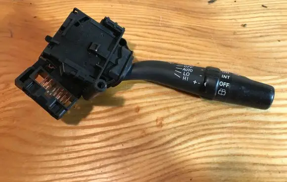 Toyota Avensis T250 Wiper control stalk L99 8465205170 173654LH