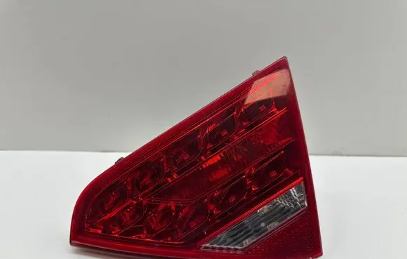 Audi A5 8T 8F Tailgate rear/tail lights 8T0945094A