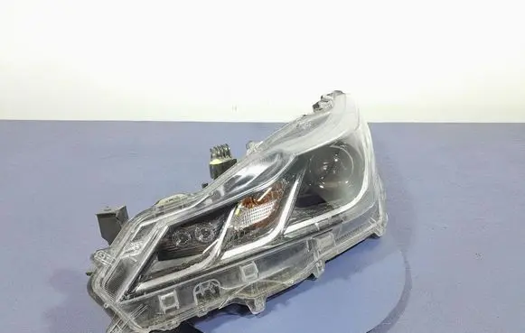 Toyota Corolla E10 Headlight/headlamp 8115002T31