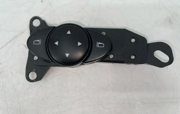 Mercedes-Benz E W211 Wing mirror switch 2118215379