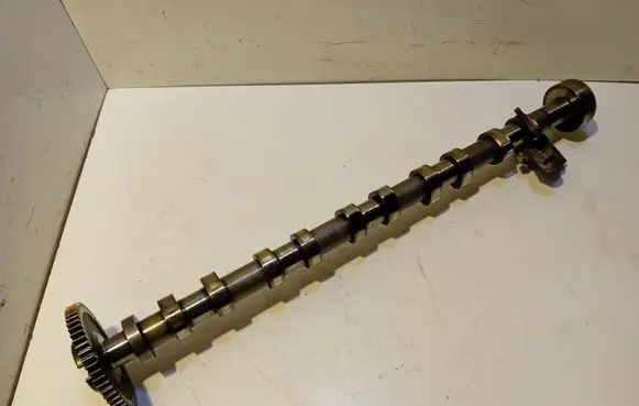 Volvo S80 Camshaft 4947547 8658358