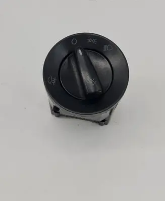 Volkswagen Golf IV Light switch 1C0941531 04052030