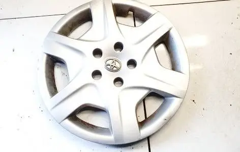 Toyota Verso R16 wheel hub/cap/trim 426020F040