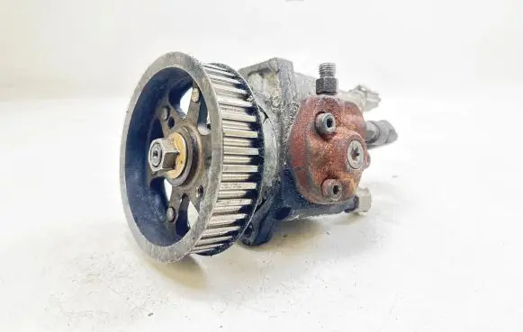 Toyota Avensis T250 Fuel injection high pressure pump 221000G010 HU2940000060