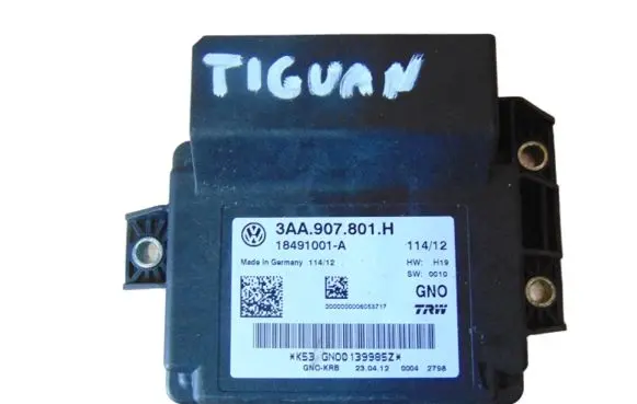 Volkswagen Tiguan Hand brake control module 3AA907801H