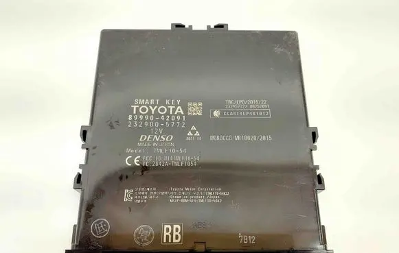 Toyota RAV 4 (XA50) Central body control module 2329005772 8999042091