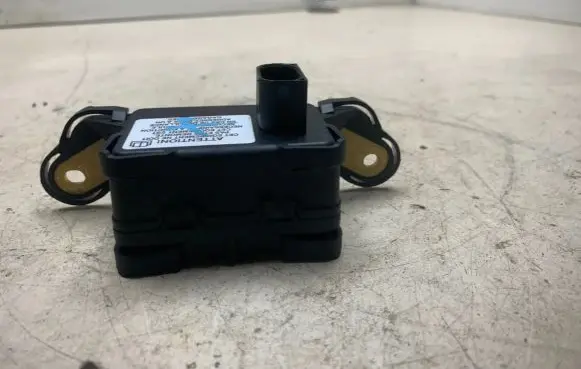 Renault Laguna II ESP acceleration yaw rate sensor 8200404858 B176A04MC1 10170103313