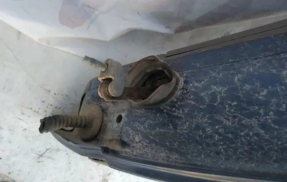 Ford Focus Rear door check strap stopper