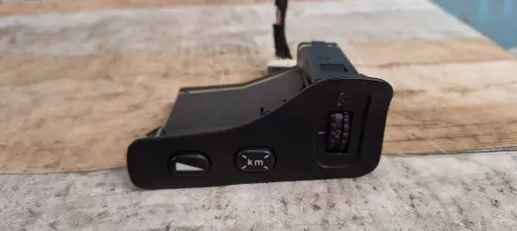 Headlight level height control switch