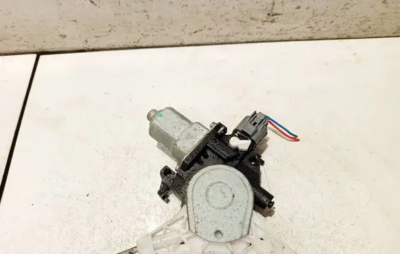 Subaru Outback Front door window regulator motor 006250