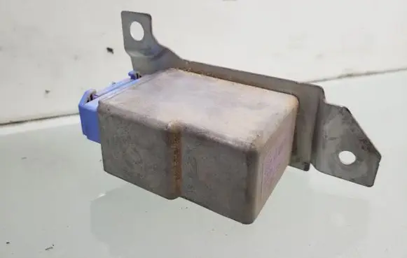 Mazda 626 Airbag deployment crash/impact sensor GE4T57KD0B
