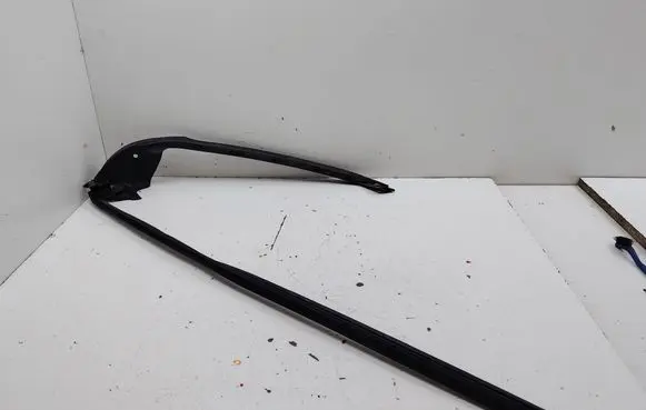 BMW 6 E63 E64 Rubber seal front coupe door window 