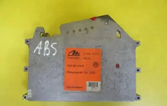 Volkswagen Golf III ABS control unit/module 1H0907379B