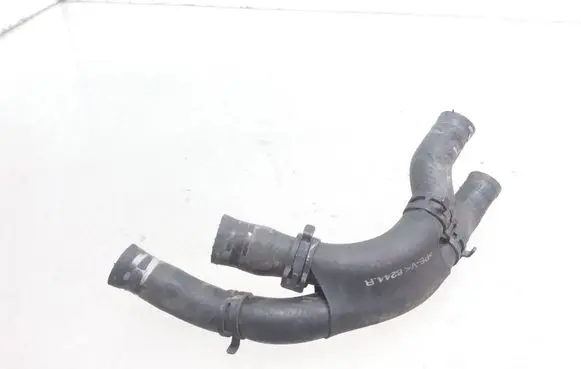 Volkswagen PASSAT B6 Engine coolant pipe/hose