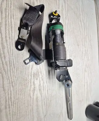 Volvo V70 Front seatbelt 8626240