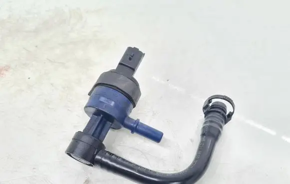 BMW 1 F20 F21 Turbo solenoid valve 7624012