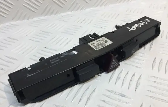 Opel Astra H Hazard light switch 13100105