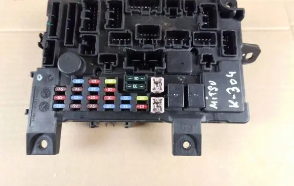 Mitsubishi Outlander Fuse module 8637A882