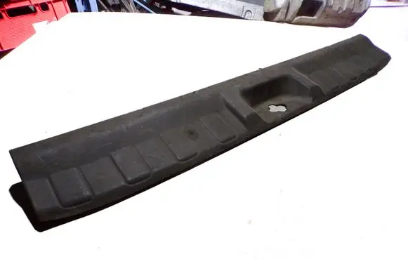 Nissan Pathfinder R51 Trunk/boot sill cover protection 84990EB300 84990EB302