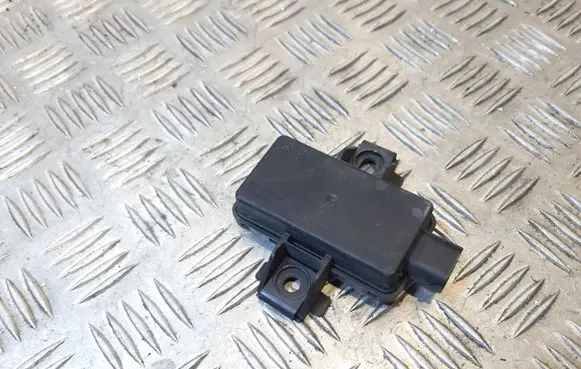 Mercedes-Benz CLA C117 X117 W117 Tire pressure control unit A0009003704