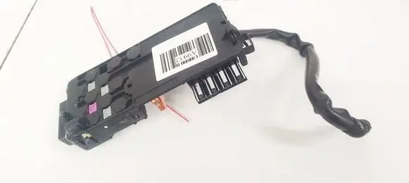 Mercedes-Benz CLS C219 Fuse box set 2115452301