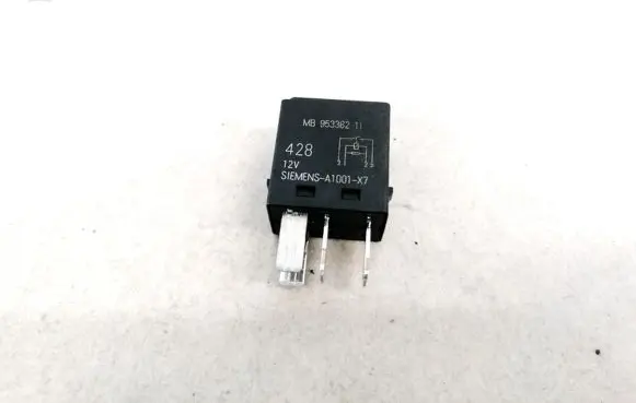 Volvo S40, V40 Other relay MB953382
