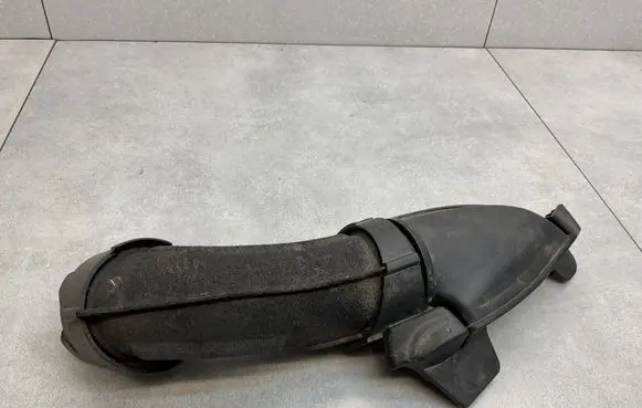 Opel Mokka X Air intake duct part 94550568