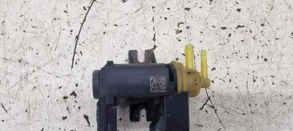 Audi A4 S4 B8 8K Turbo solenoid valve 8K0906627
