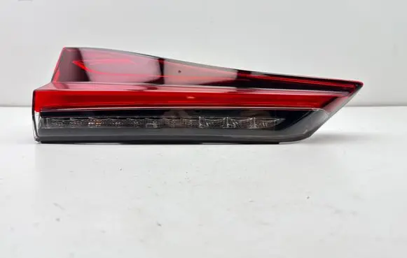 Lexus CT 200H Tailgate rear/tail lights E1334723