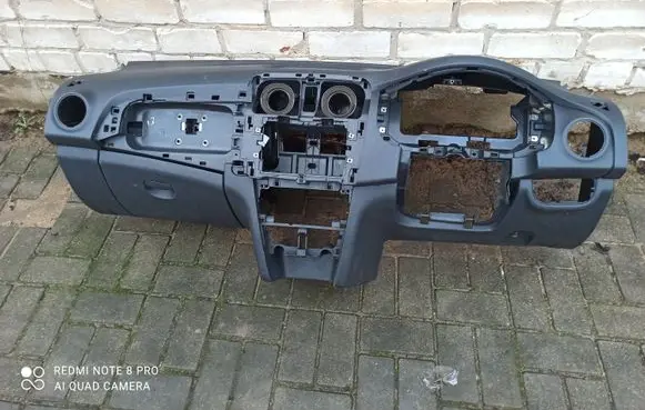 Dacia Sandero Dashboard 681007172R
