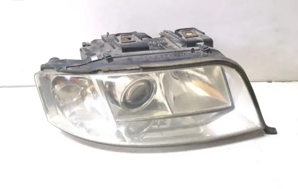 Audi A6 S6 C5 4B Headlight/headlamp 15592400