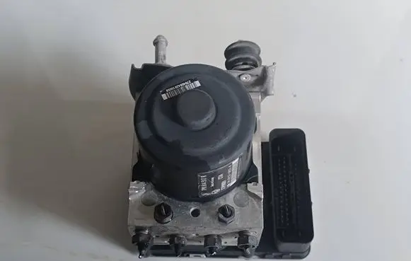 Volkswagen Touareg II ABS Pump 7P0614517R 7P0907379R 41510900016