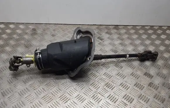Infiniti Q70 Y51 Steering column universal joint