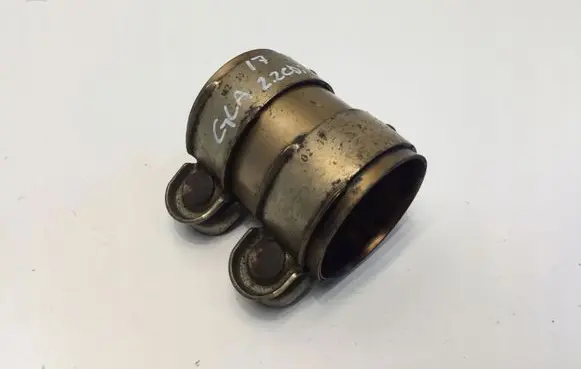 Mercedes-Benz GLA W156 X156 Muffler pipe connector clamp A0009954702