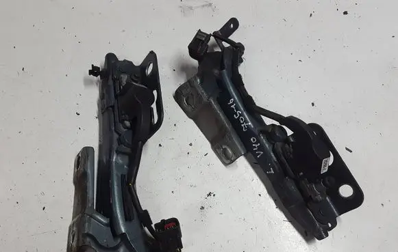 Volvo V40 Engine bonnet/hood hinges 