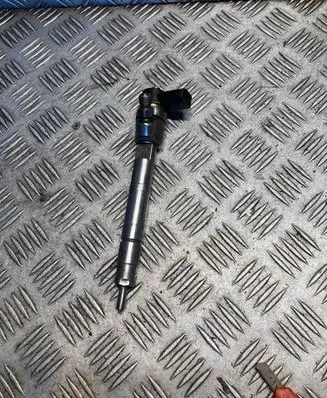 Mercedes-Benz E W211 Fuel injector A6480700187 6480700187