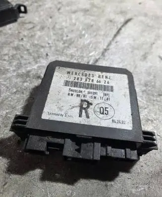 Mercedes-Benz C W202 Door control unit/module 2038206626 3X1391