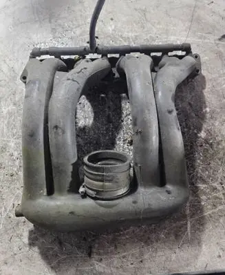 Mercedes-Benz E W210 Intake manifold 6041400401