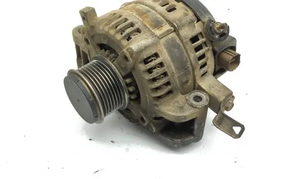 Toyota Corolla Verso AR10 Generator/alternator