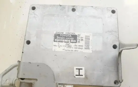 Toyota Avensis Verso Engine control unit/module 8966144260 89661-44260